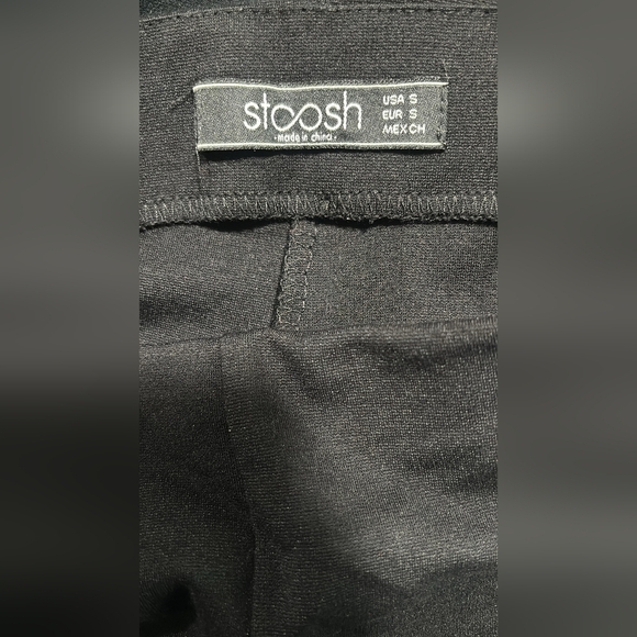 Chic Black Leggings with White Accents - Picture 2 of 10